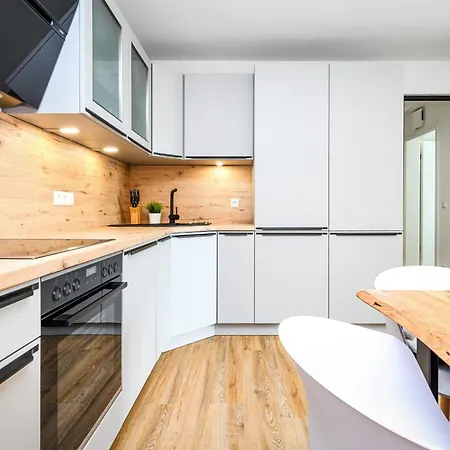 Dock 8 - Balkon, Sauna, Strandnah, Komfort Fuer Ganze Familie Kellenhusen